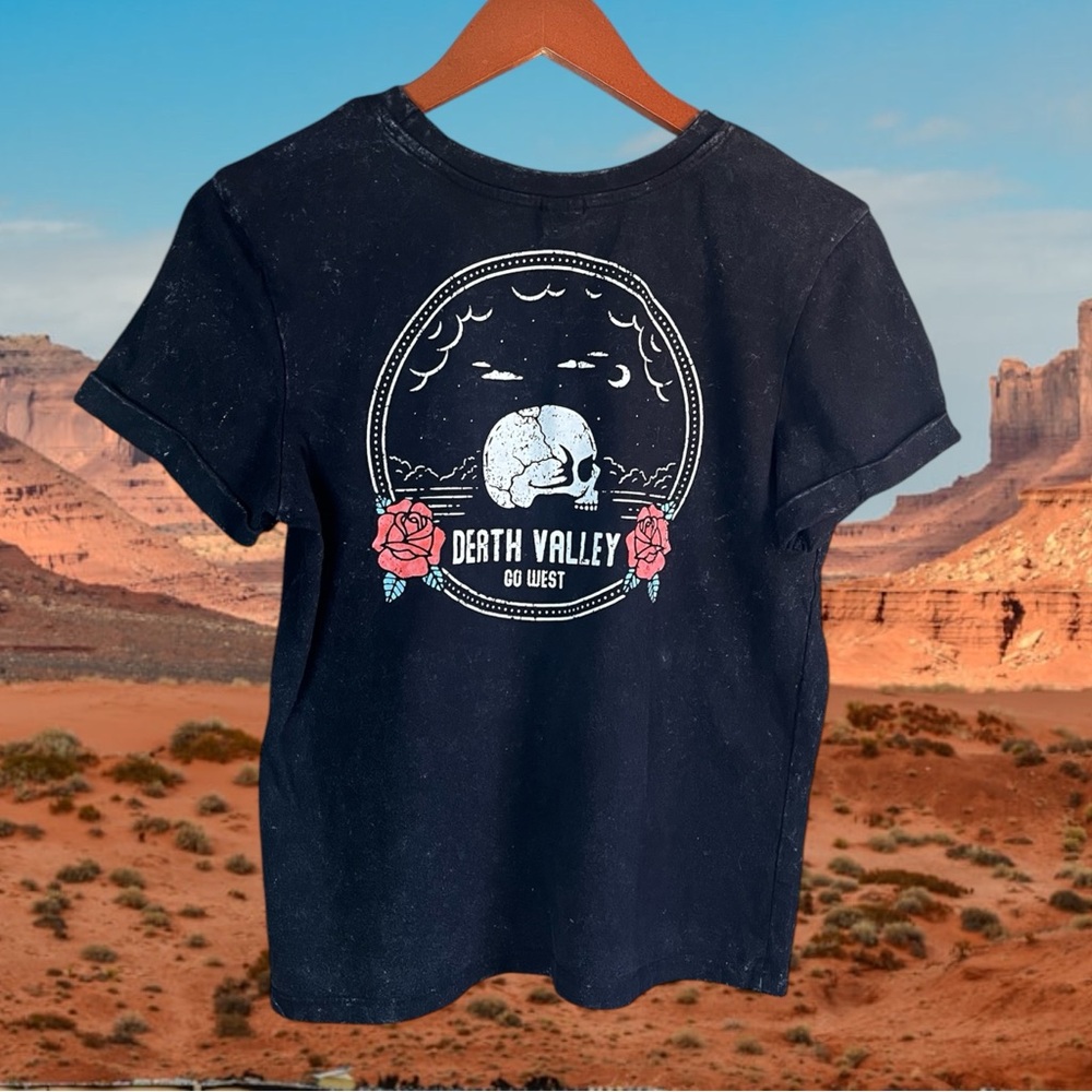 Death Valley T-shirt Women’s Size Medium. Vibe N’